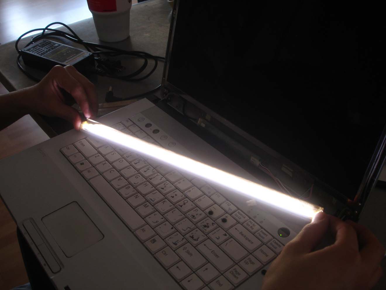 Замена и ремонт подсветки экрана ноутбука в Минске